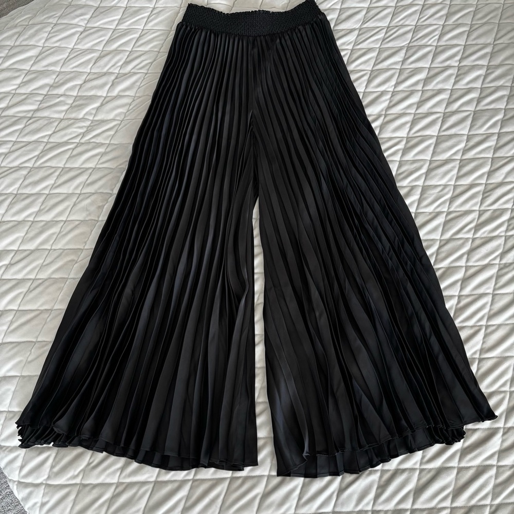 Alice + Olivia Pleated Wide Leg Pants
